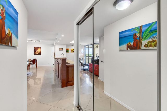 825 Egret Circle 504, Delray Beach, FL 33444