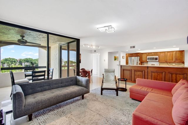 825 Egret Circle 504, Delray Beach, FL 33444