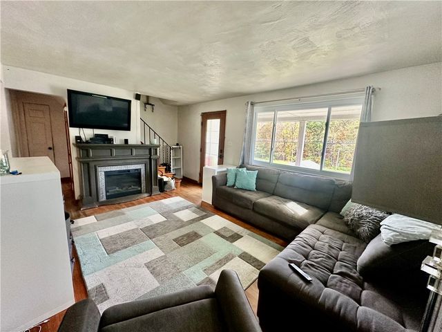 394 Garretts Run Rd, Manor Twp, PA 16201