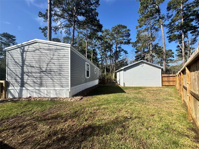 939 Whisperwood Drive, Onalaska, TX 77360
