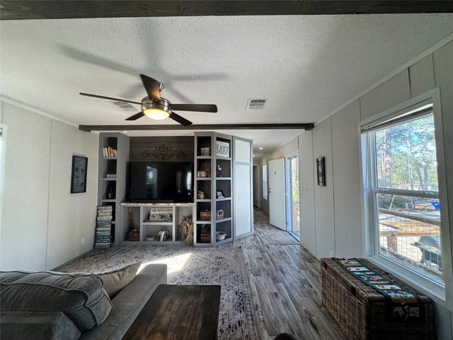 939 Whisperwood Drive, Onalaska, TX 77360