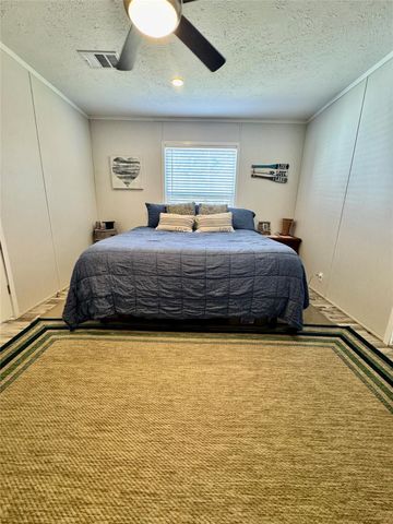 939 Whisperwood Drive, Onalaska, TX 77360