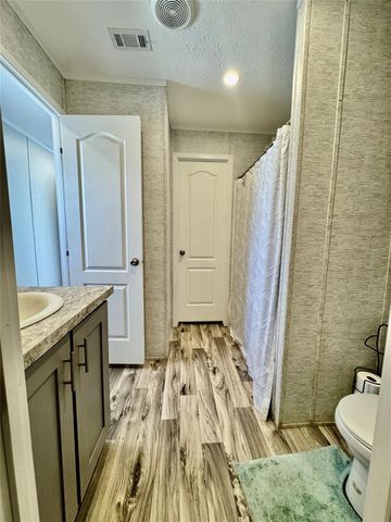939 Whisperwood Drive, Onalaska, TX 77360