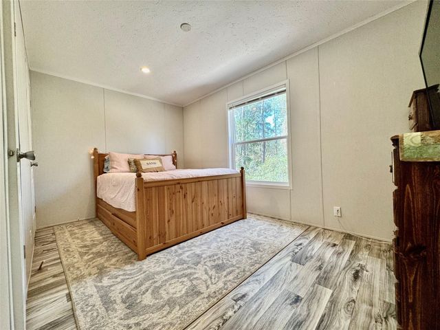 939 Whisperwood Drive, Onalaska, TX 77360