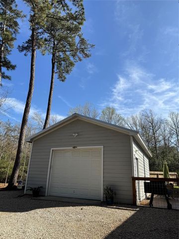 939 Whisperwood Drive, Onalaska, TX 77360