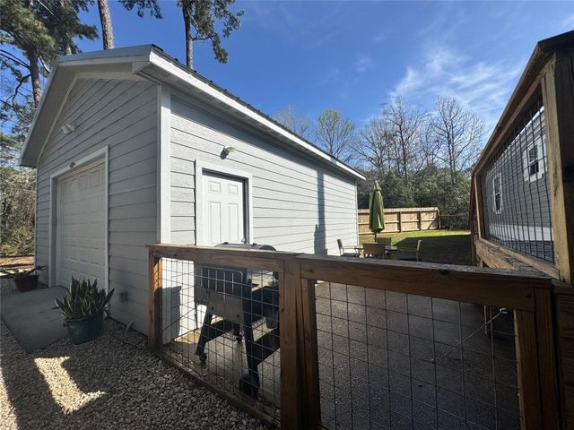 939 Whisperwood Drive, Onalaska, TX 77360