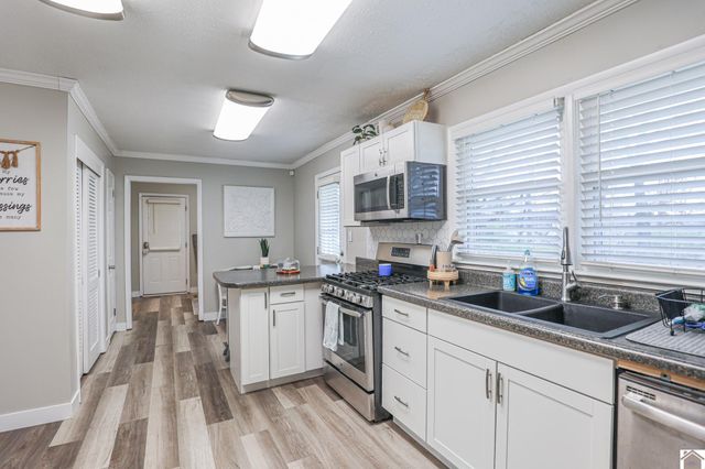 130 Milton Dr, Paducah, KY 42001