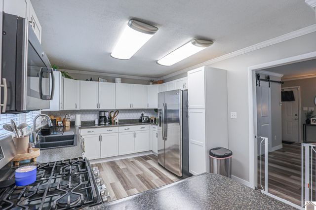 130 Milton Dr, Paducah, KY 42001