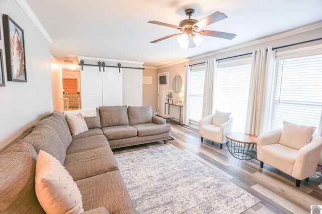 130 Milton Dr, Paducah, KY 42001