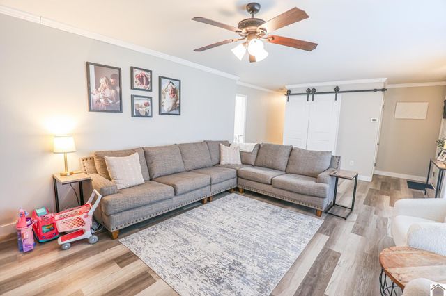 130 Milton Dr, Paducah, KY 42001