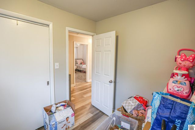 130 Milton Dr, Paducah, KY 42001