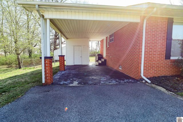 130 Milton Dr, Paducah, KY 42001