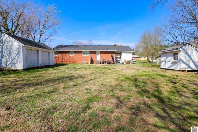 130 Milton Dr, Paducah, KY 42001