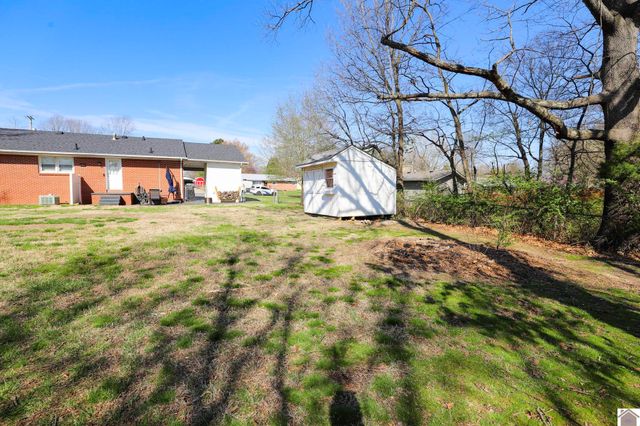 130 Milton Dr, Paducah, KY 42001