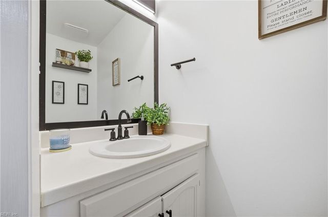 604 Briar CT, Virginia Beach, VA 23462