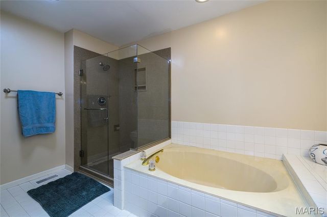 2455 Clayborn Drive, Chesterfield, MO 63017