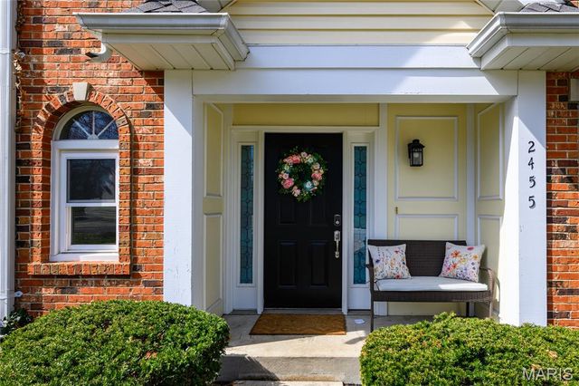 2455 Clayborn Drive, Chesterfield, MO 63017