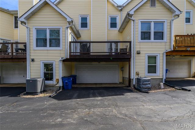 2455 Clayborn Drive, Chesterfield, MO 63017