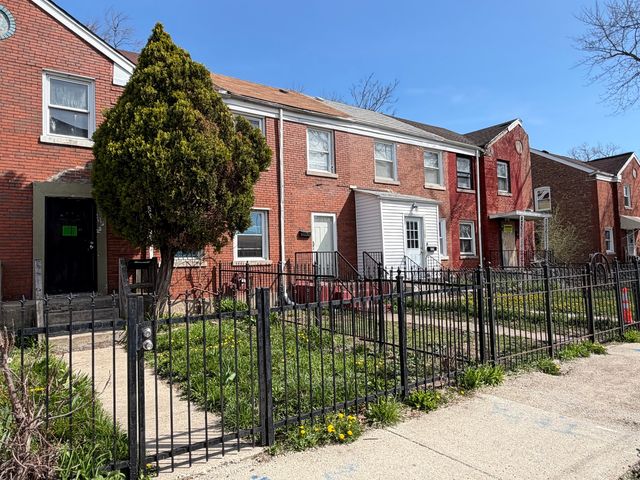 652 E 105th Place, Chicago, IL 60628