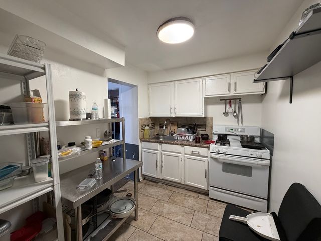 652 E 105th Place, Chicago, IL 60628