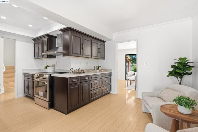 7518 Rosedale Ct, Pleasanton, CA 94588