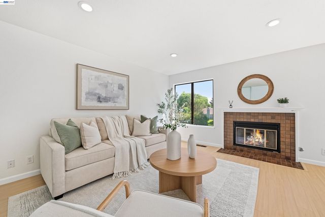 7518 Rosedale Ct, Pleasanton, CA 94588