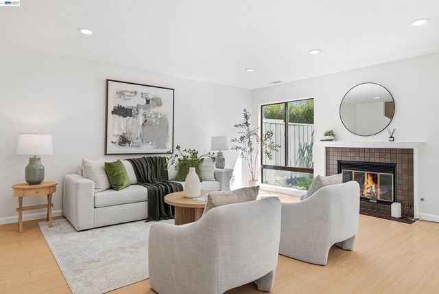 7518 Rosedale Ct, Pleasanton, CA 94588