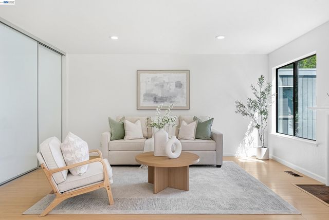 7518 Rosedale Ct, Pleasanton, CA 94588