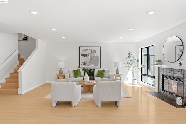 7518 Rosedale Ct, Pleasanton, CA 94588