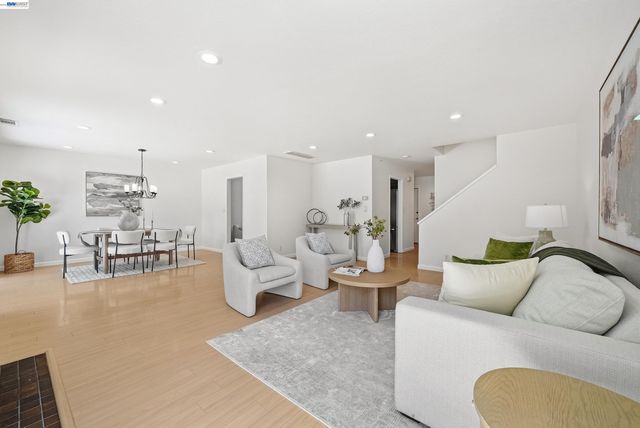 7518 Rosedale Ct, Pleasanton, CA 94588