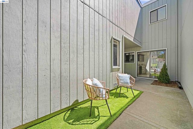 7518 Rosedale Ct, Pleasanton, CA 94588