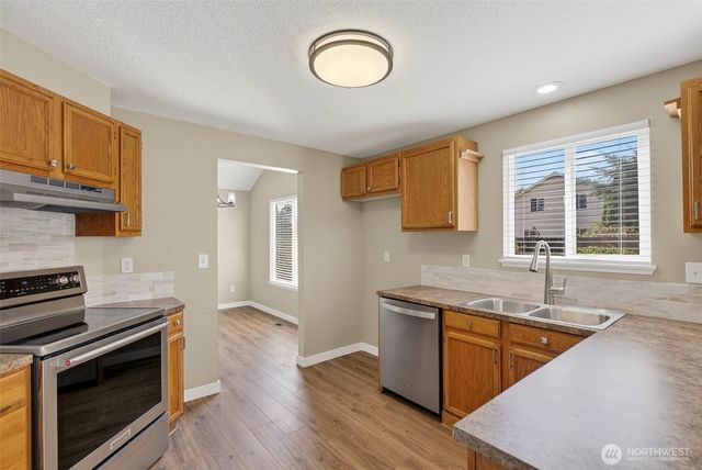 15811 NE 34th Street, Vancouver, WA 98683