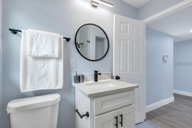 101 S LAKEMONT AVENUE, Winter Park, FL 32792