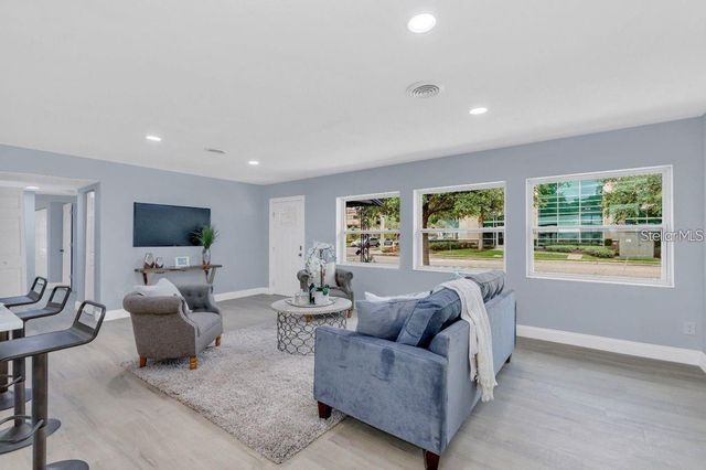 101 S LAKEMONT AVENUE, Winter Park, FL 32792