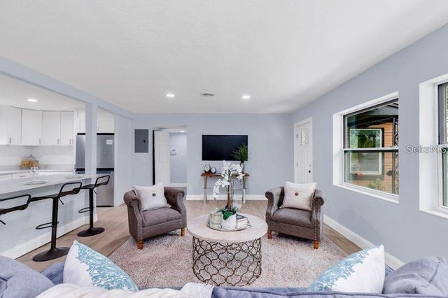 101 S LAKEMONT AVENUE, Winter Park, FL 32792