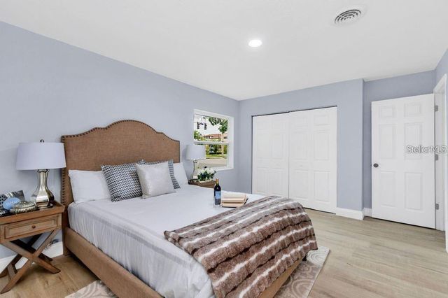101 S LAKEMONT AVENUE, Winter Park, FL 32792
