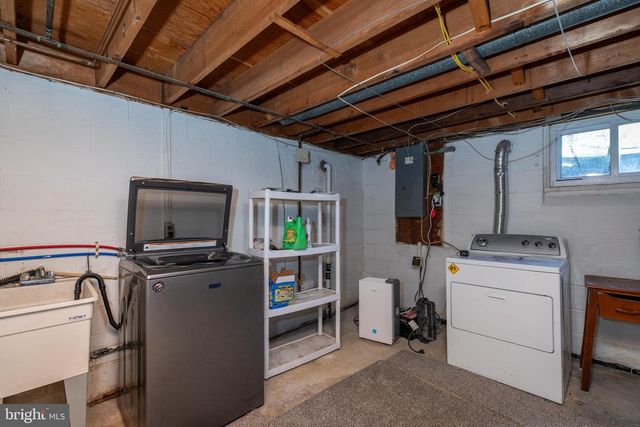1837 SAW MILL DR, Wilmington, DE 19810