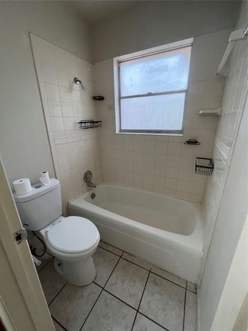 1002 HILLYER ST, San Marcos, TX 78666