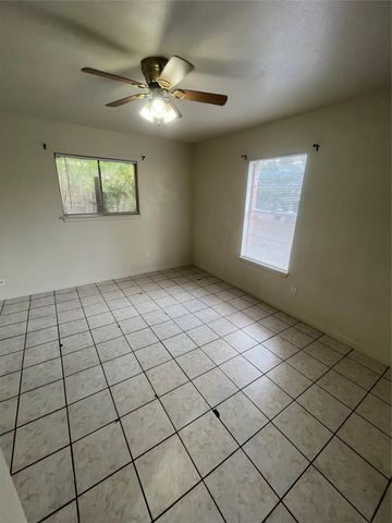 1002 HILLYER ST, San Marcos, TX 78666