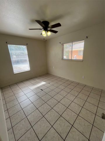 1002 HILLYER ST, San Marcos, TX 78666