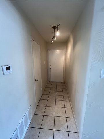 1002 HILLYER ST, San Marcos, TX 78666