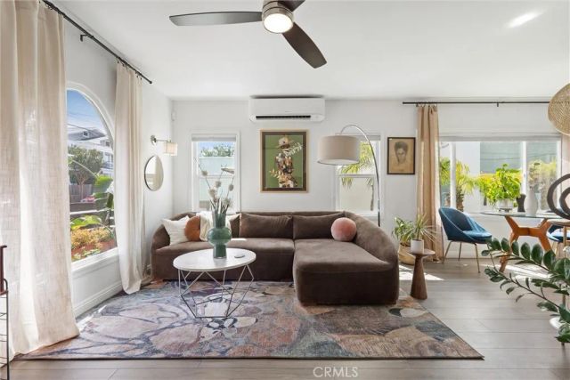 1959 Henderson Avenue, Long Beach, CA 90806