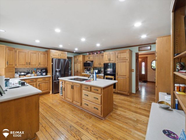 9705 Burning Tree Drive, Grand Blanc, MI 48439