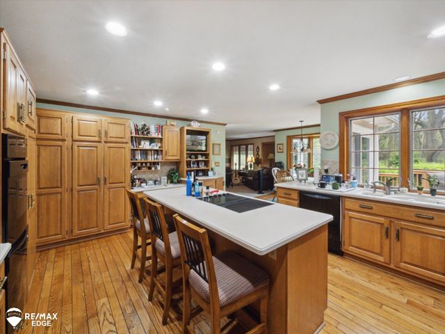 9705 Burning Tree Drive, Grand Blanc, MI 48439