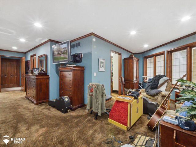 9705 Burning Tree Drive, Grand Blanc, MI 48439