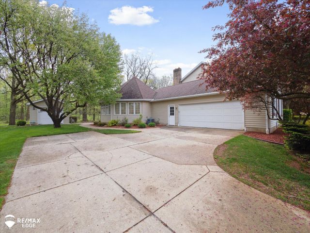 9705 Burning Tree Drive, Grand Blanc, MI 48439