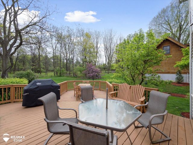 9705 Burning Tree Drive, Grand Blanc, MI 48439
