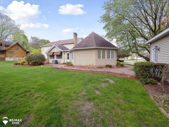 9705 Burning Tree Drive, Grand Blanc, MI 48439