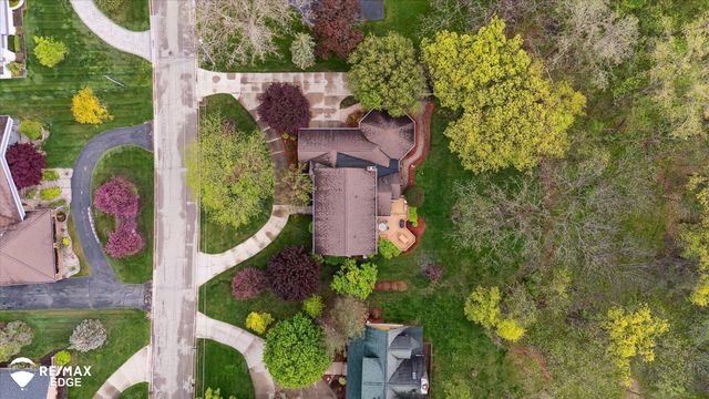 9705 Burning Tree Drive, Grand Blanc, MI 48439