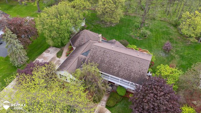 9705 Burning Tree Drive, Grand Blanc, MI 48439